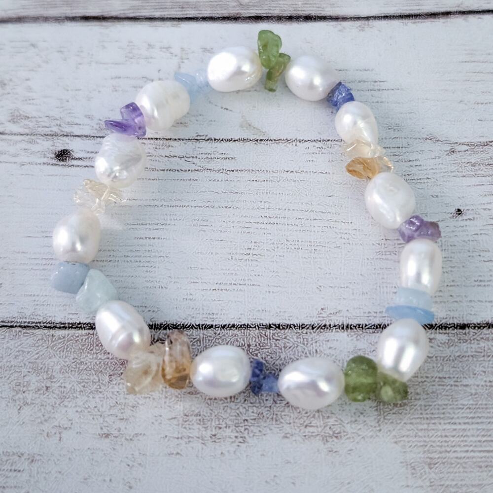 Vintage Stretch Bracelet Faux Pearl and Multi Colored